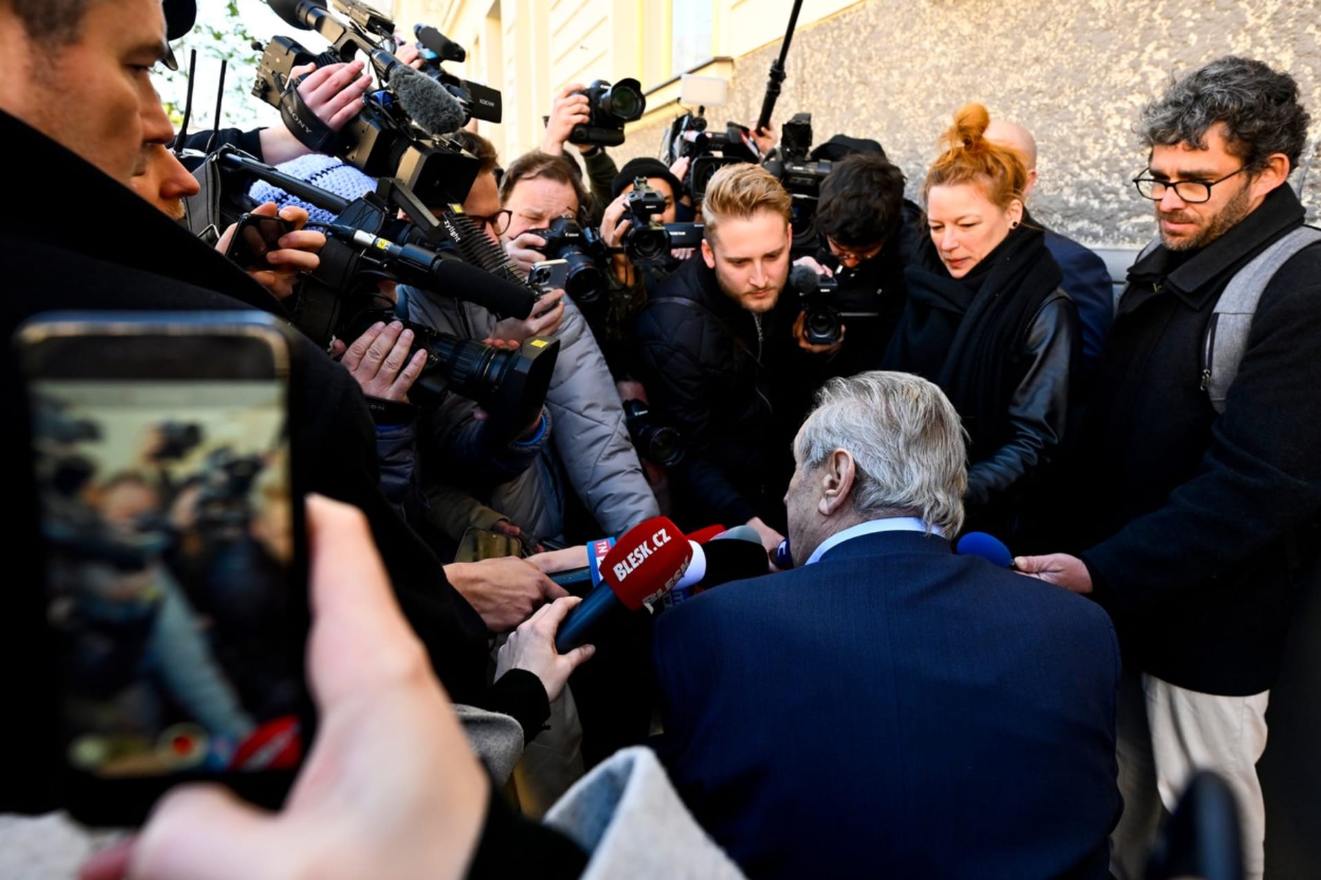 Miloš Zeman se vrací zpátky do práce. 