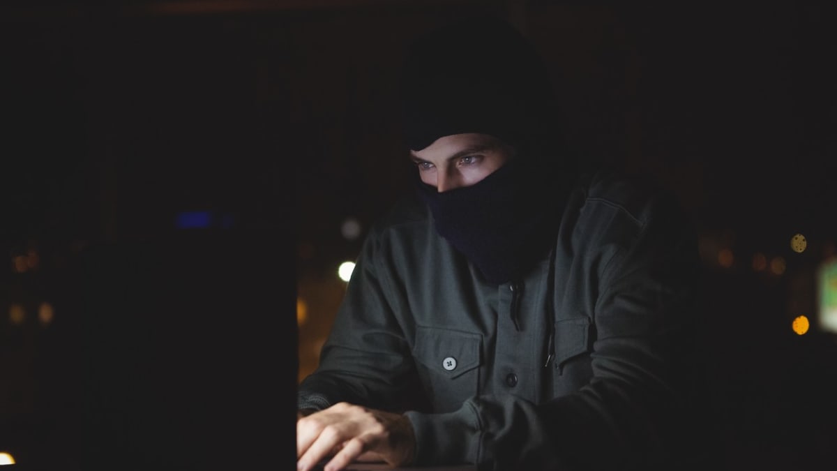 Hackeři skrze nebezpečnou internetovou výzvu nabádají k nebezpečným úkolům. 