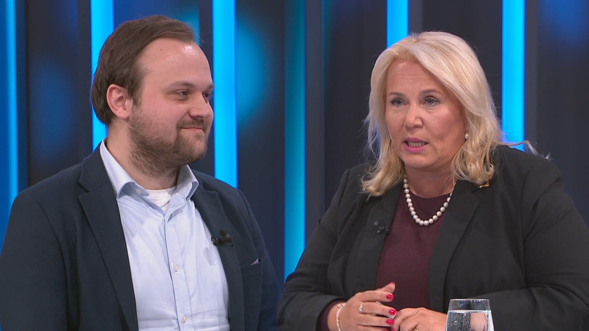 Jiří Havránek a Klára Dostálová ve studiu CNN Prima NEWS