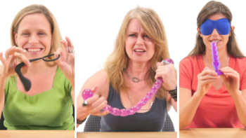 VIDEO: Pozná vaše máma dildo? Ženy měly rozpoznat hračky pro psy od těch sexuálních, povedlo se?
