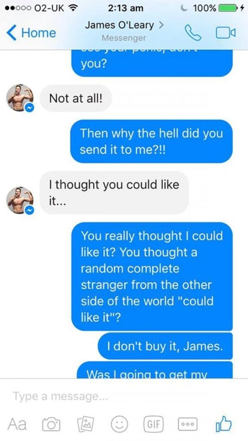 Dívka se ho zeptá, proč jí fotku s penisem vůbec posílal.