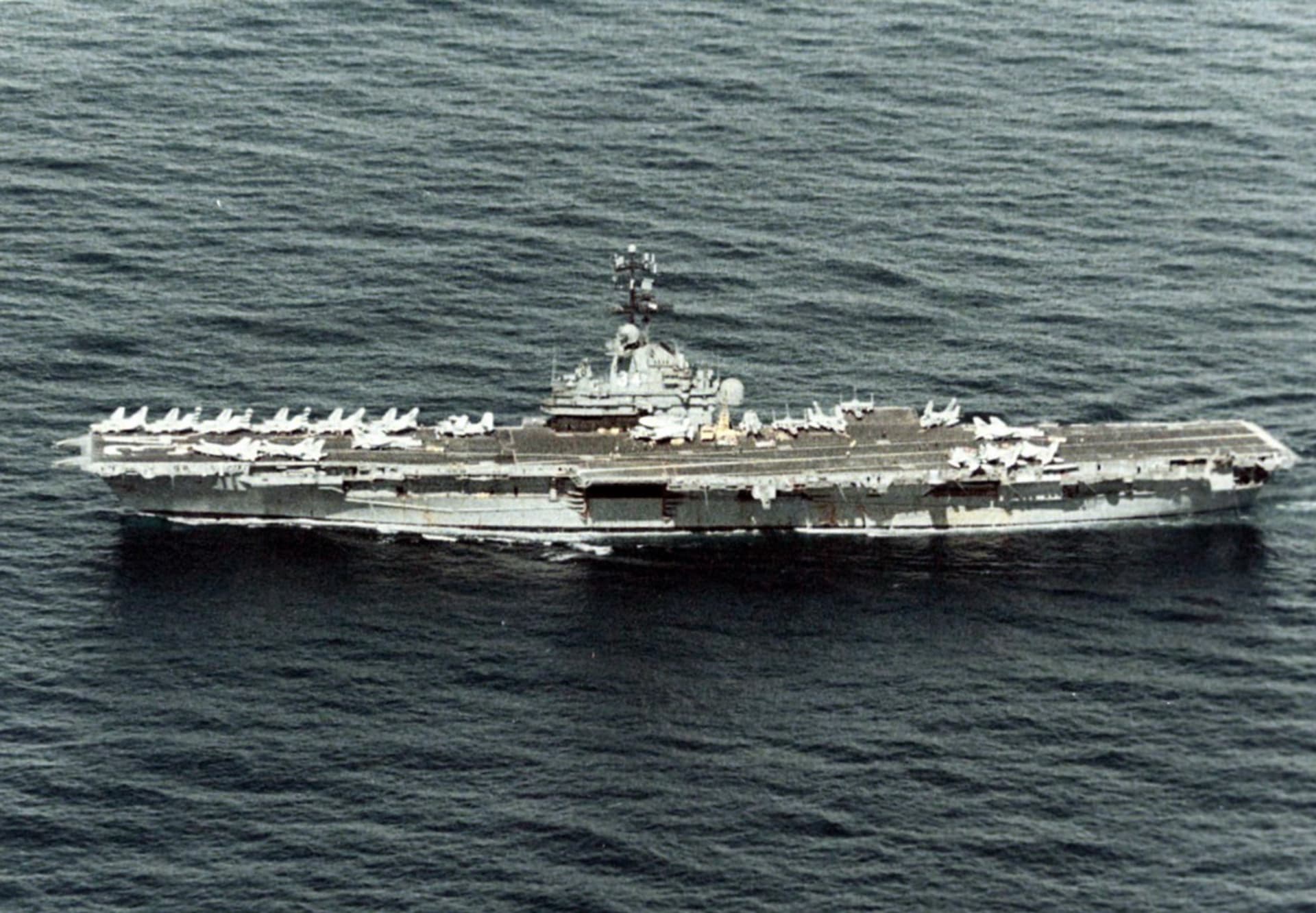 USS Oriskany v roce 1973