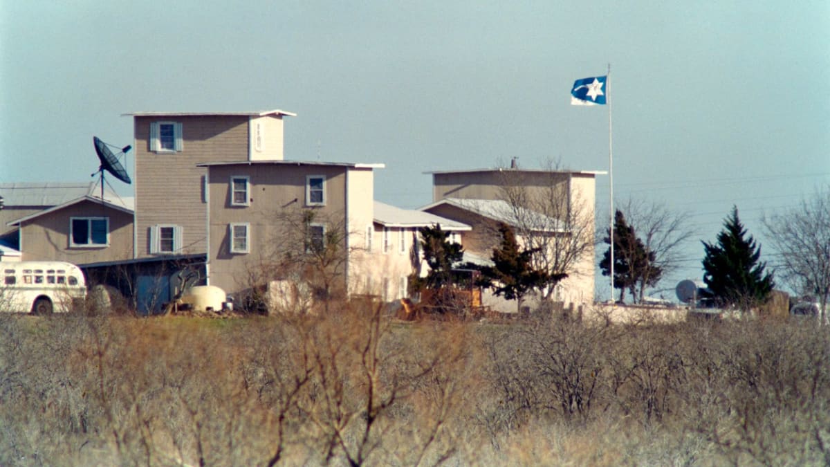 Obléhaný ranč davidiánů u města Waco.