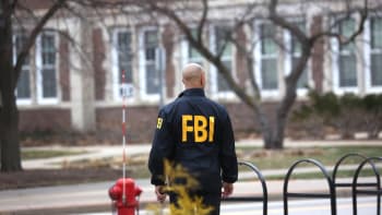 FBI se podílí na vyšetřování střelby na fakultě. Čeští policisté naopak agentům pomohli v USA