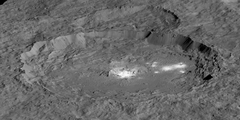 Krátery na planetce Ceres skrývají odpověď na otázku, jak pyramida vznikla