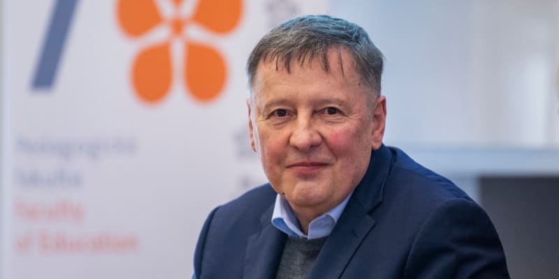 Ministr školství Vladimír Balaš (STAN) požádal o uvolnění z funkce.