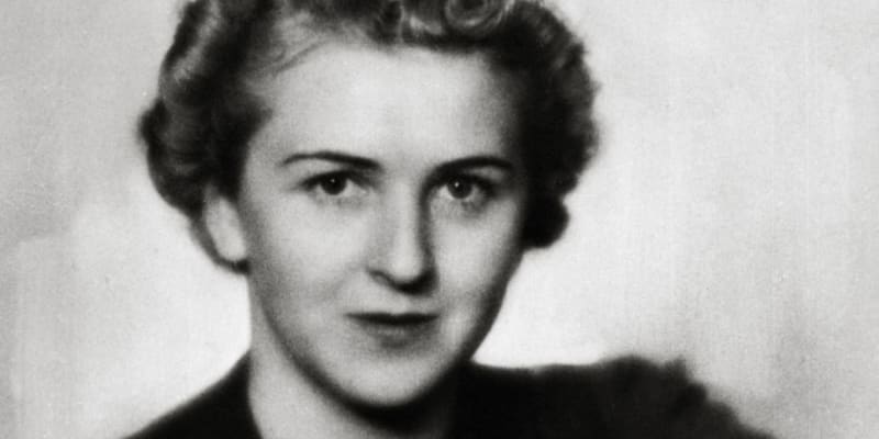 Eva Braunová měla sklony k depresím, během vztahu s Hitlerem se dvakrát pokusila o sebevraždu.