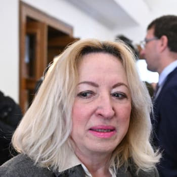 Žalobkyně Dagmar Máchová u soudu (21. 4. 2023).