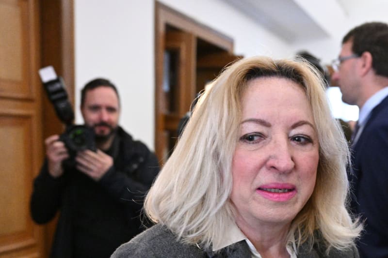 Žalobkyně Dagmar Máchová u soudu (21. 4. 2023)