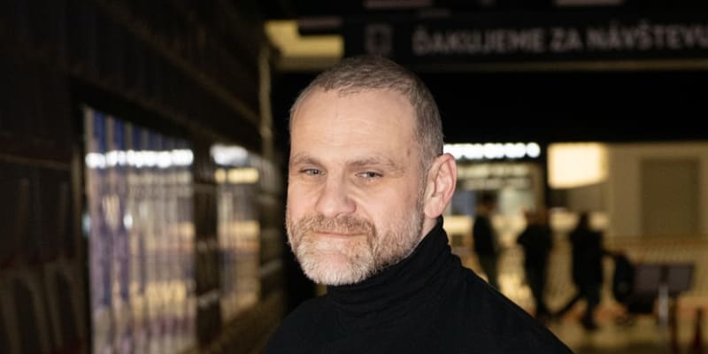 Ján Jackuliak je slovenský filmový a divadelní herec.