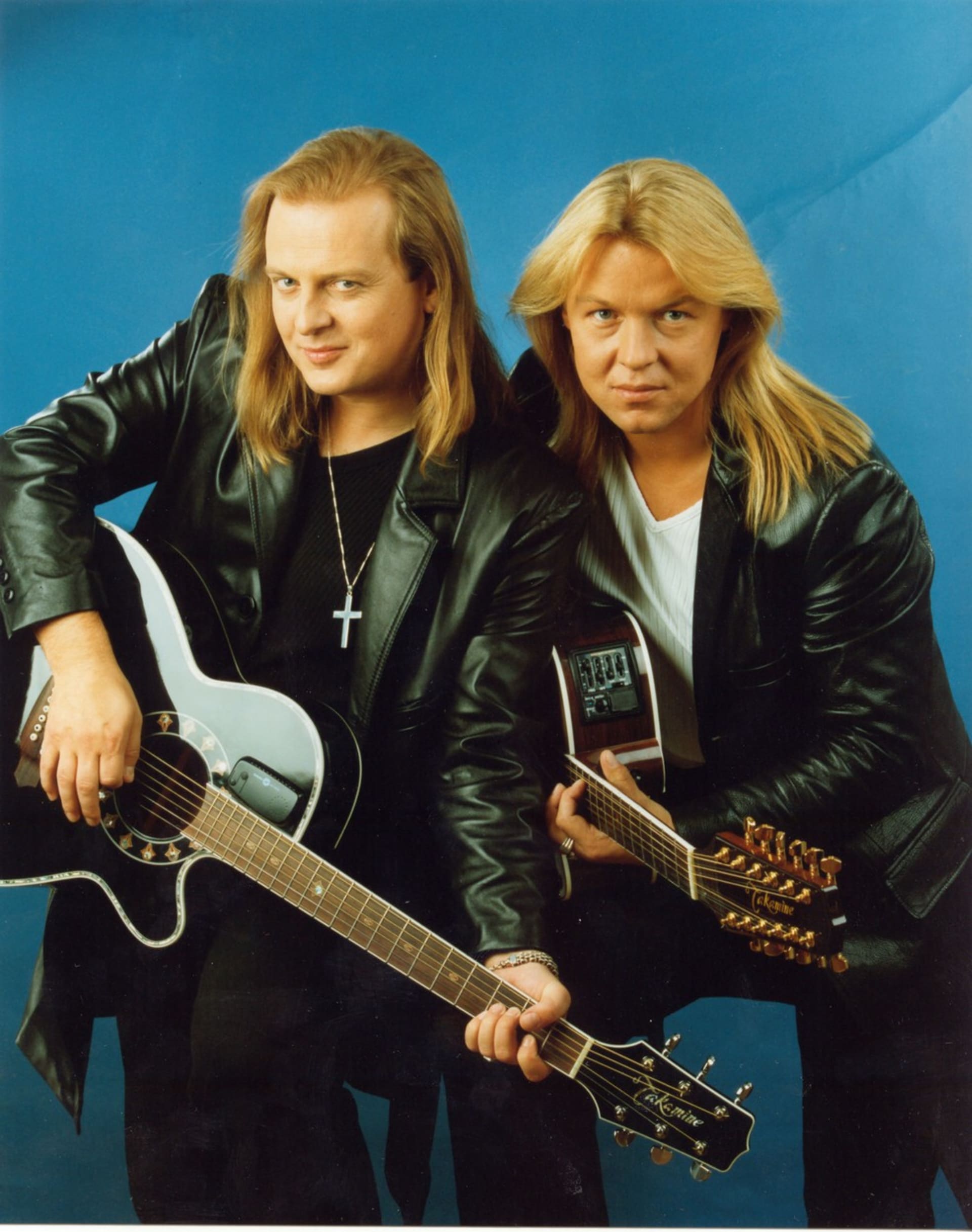 Ladislav Křížek s bratrem Miroslavem vytvořili pěvecké duo Damiens. 
