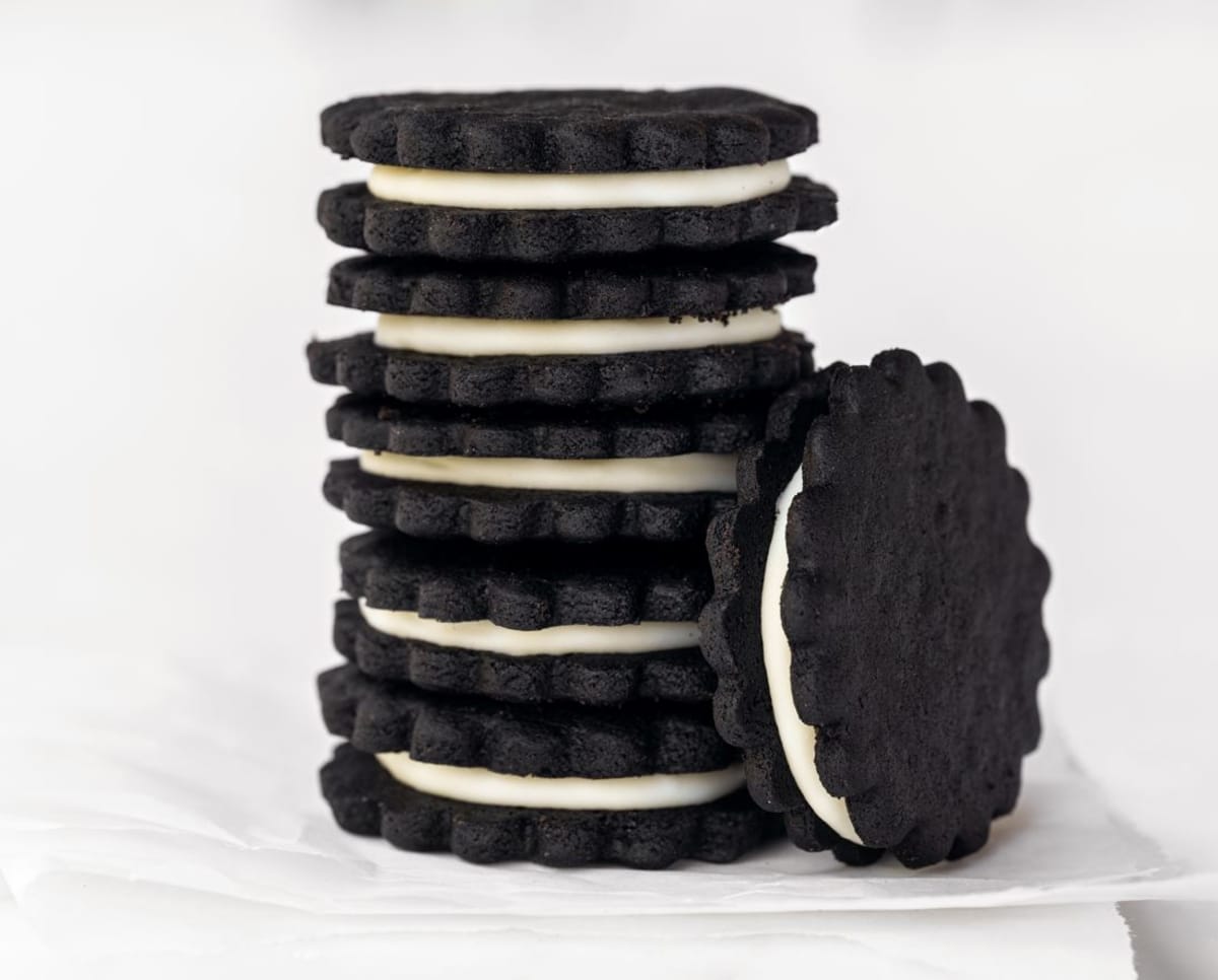 Domácí Oreo sušenky s tvarohovou náplní