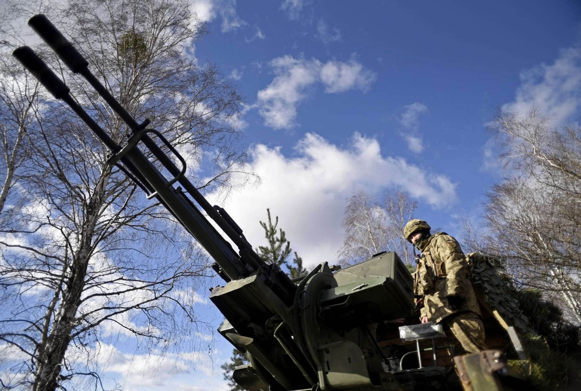 Ukrajinská armáda v únoru podnikla v oblasti černobylské zóny vojenské cvičení (20. 2. 2023).
