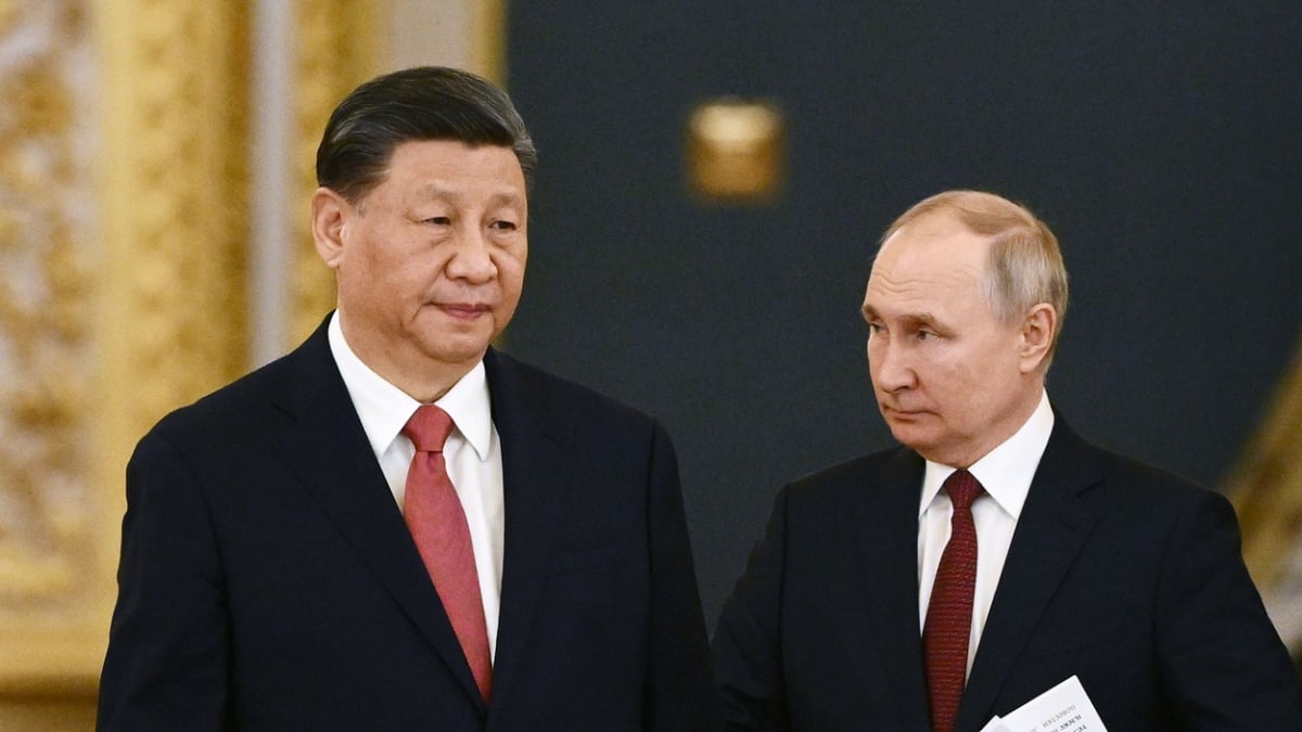 Čínský prezident Si Ťin-Pching a ruský prezident Vladimir Putin