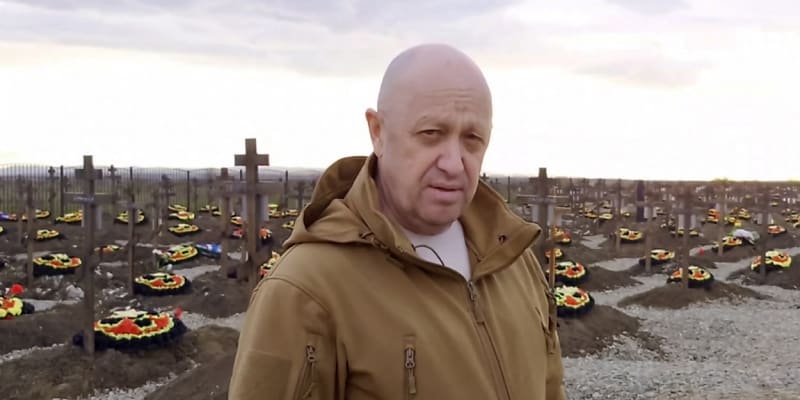 Jevgenij Prigožin na hřbitově padlých bojovníků Vagnerovy skupiny v Rusku