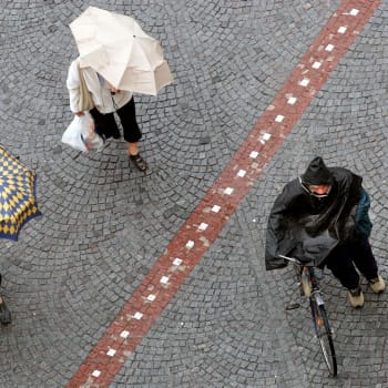 V Česku bude sice teplo, meteorologové ale předpovídají dešťové přeháňky. (Ilustrační foto)