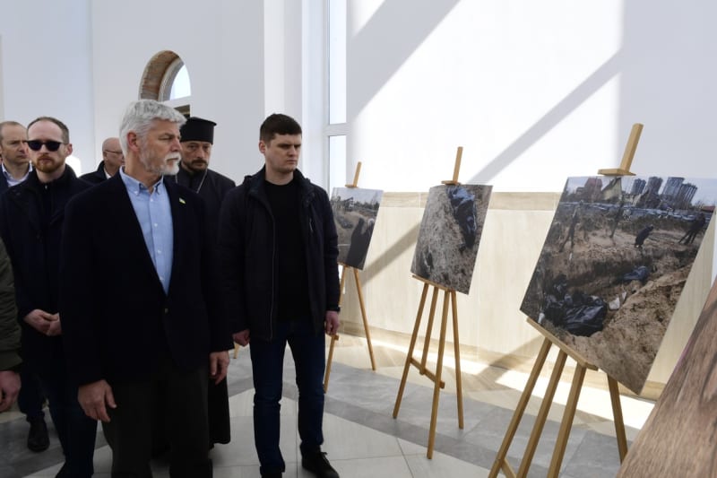 Prezident Pavel navštívil město Buča. 