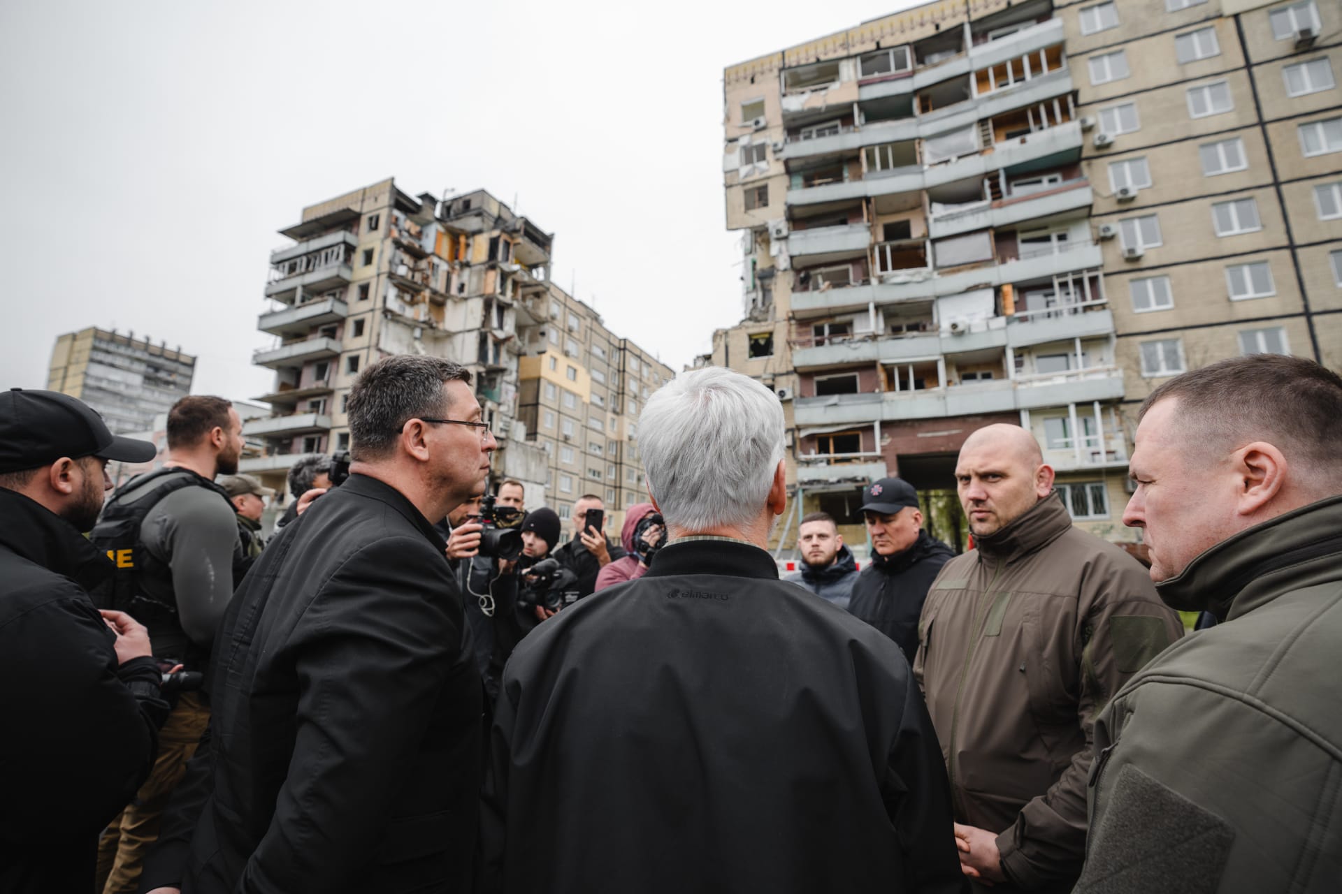 Petr Pavel navštívil místo v Dnipru, kde útočila ruská armáda na obytný dům