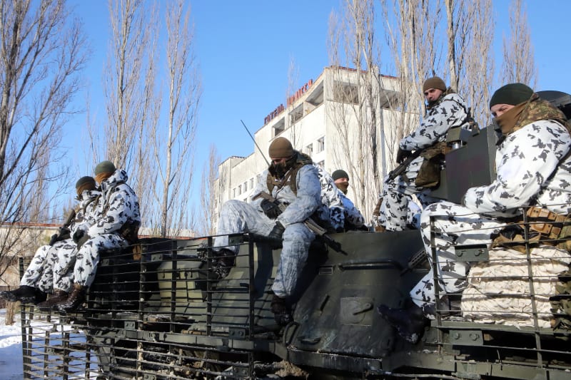 Ukrajinští vojáci na cvičení u Černobylu, začátek února 2022