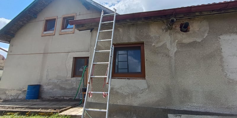 Na Svitavsku zřejmě řádilo tornádo, ničilo střechy.