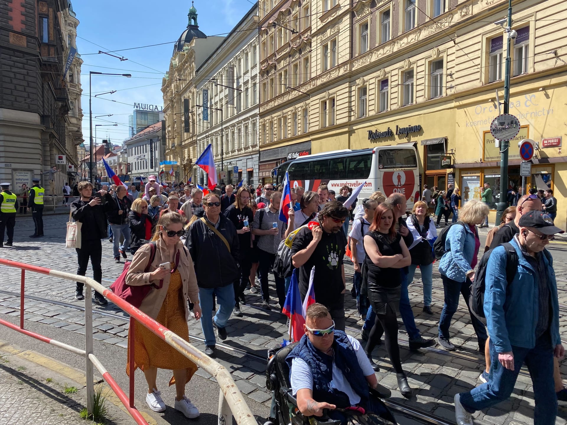 Pochod demonstrantů na Vítkov