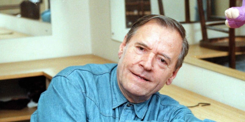 Josef Bek ztvárnil desítky nezapomenutelných filmových rolí. 