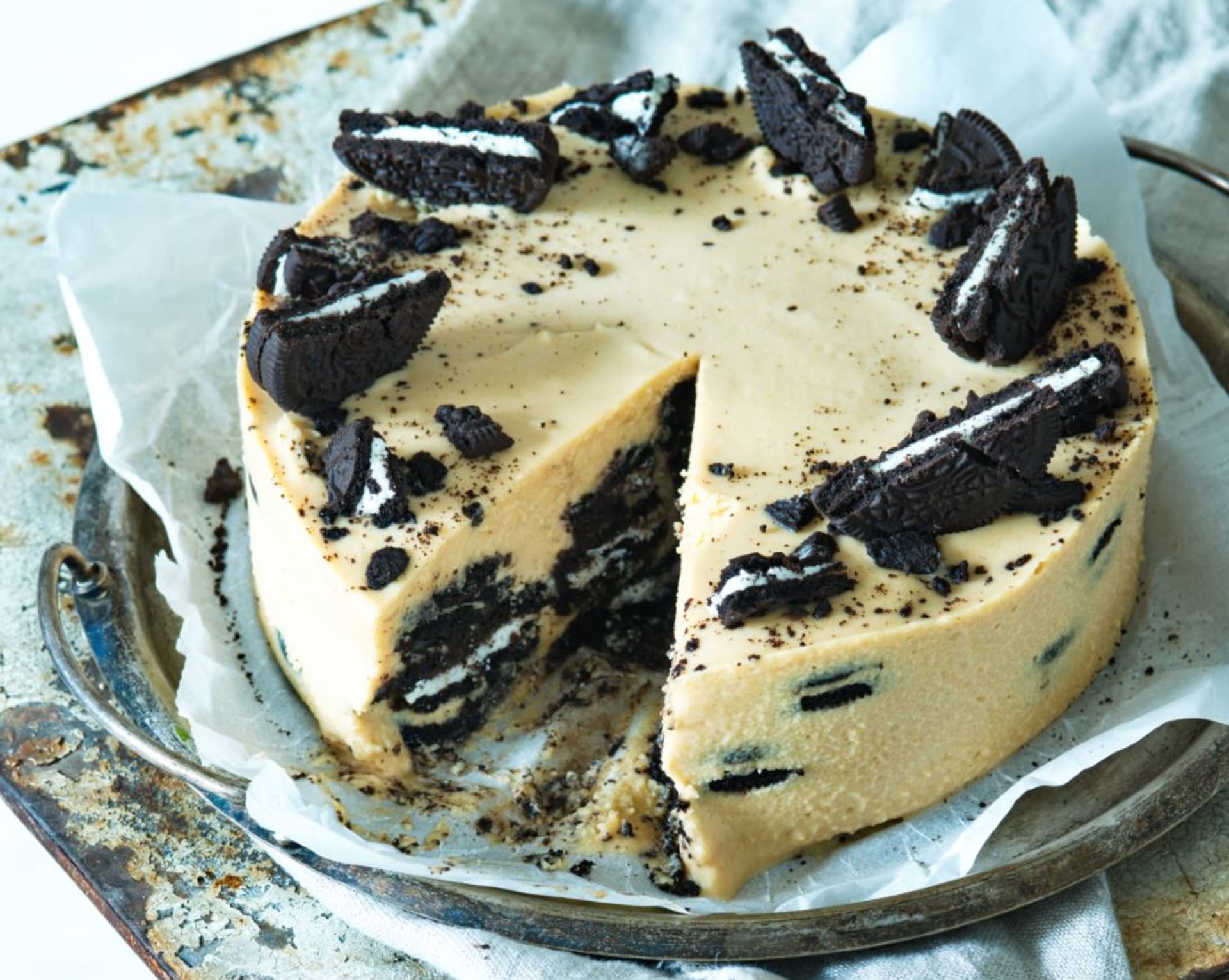 Mražený dort: Arašídově čokoládový hřích s Oreo sušenkami