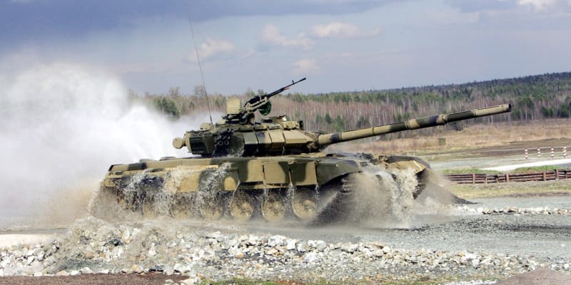 T-90S je exportní vylepšenou verzí moderního tanku T-90.