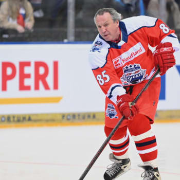 Klíma získal s Edmontonem Stanleyův pohár, v NHL odehrál třináct sezon. 