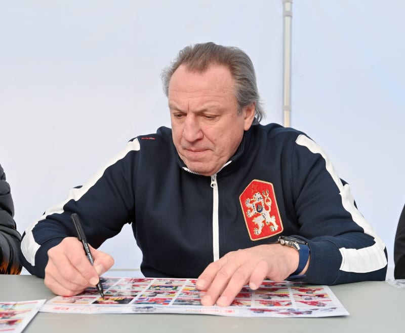 Klíma debutoval v lize v sezoně 1981/82.