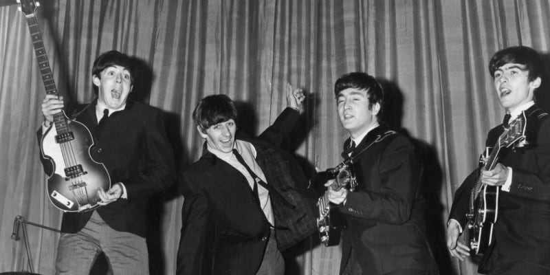 LSD mělo mít zásadní vliv na tvorbu Beatles, včetně stěžejních alb historie populární hudby Revolver a Sgt. Pepper’s Lonely Hearts Club Band.