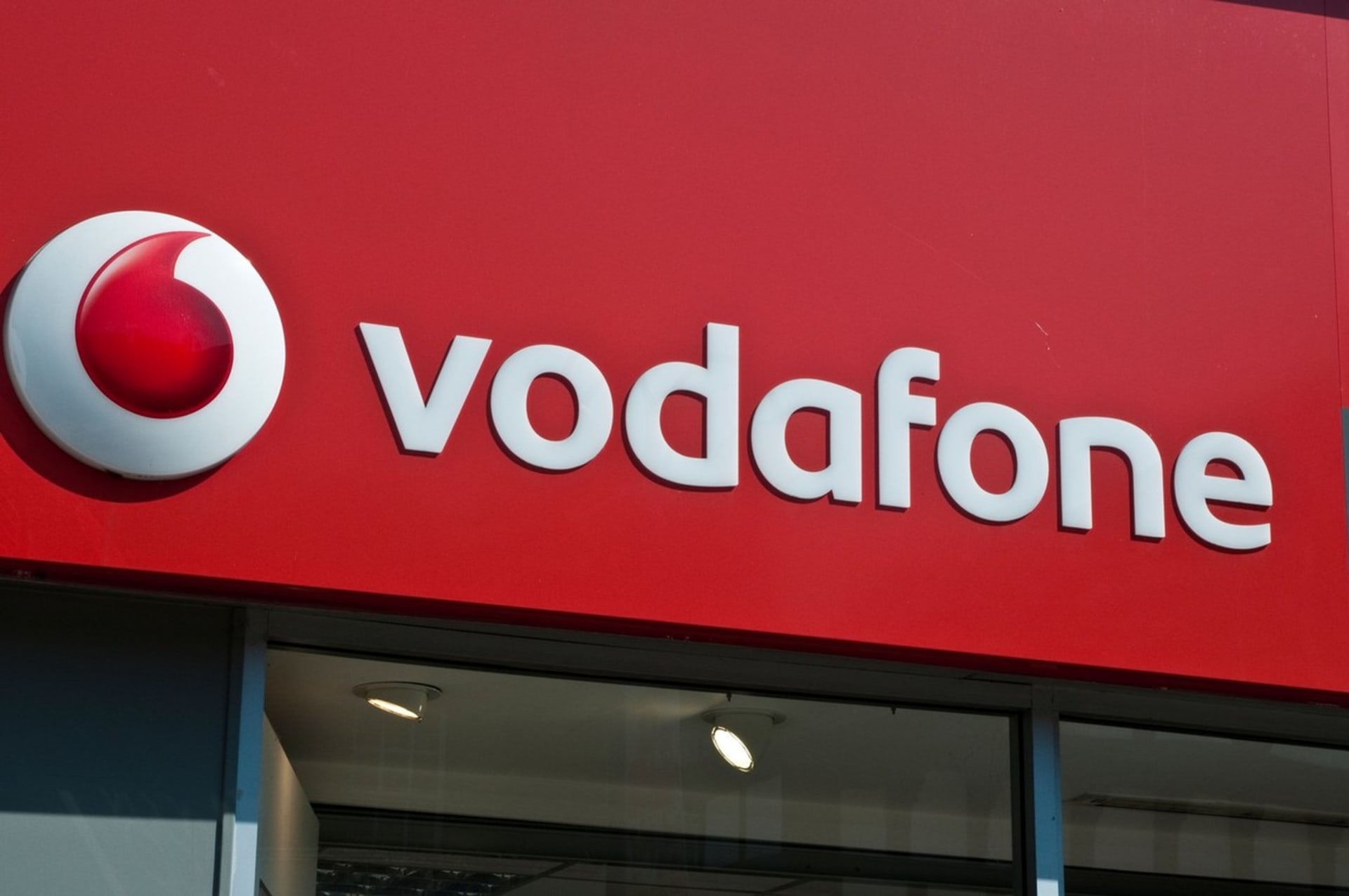 Vodafone informoval o výpadku služeb ve čtvrtek před půlnocí. 