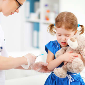 Očkování MMR vakcínou je povinné do 18. měsíců. 