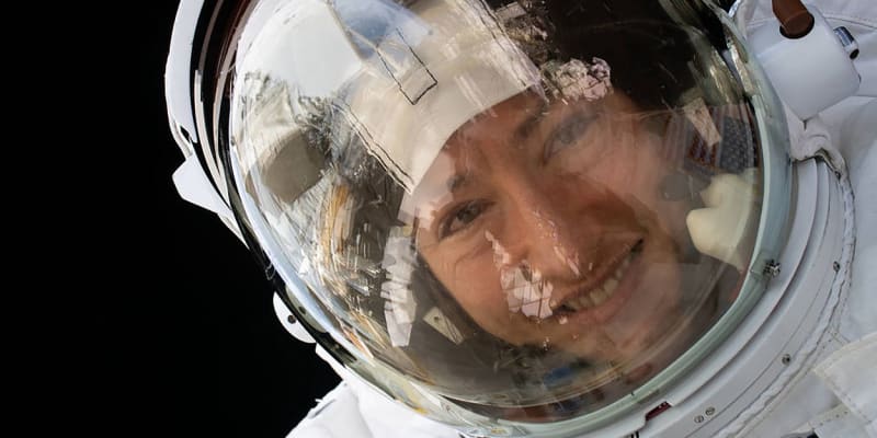 Astronautka Christina Kochová bude první ženou, co obletí Měsíc