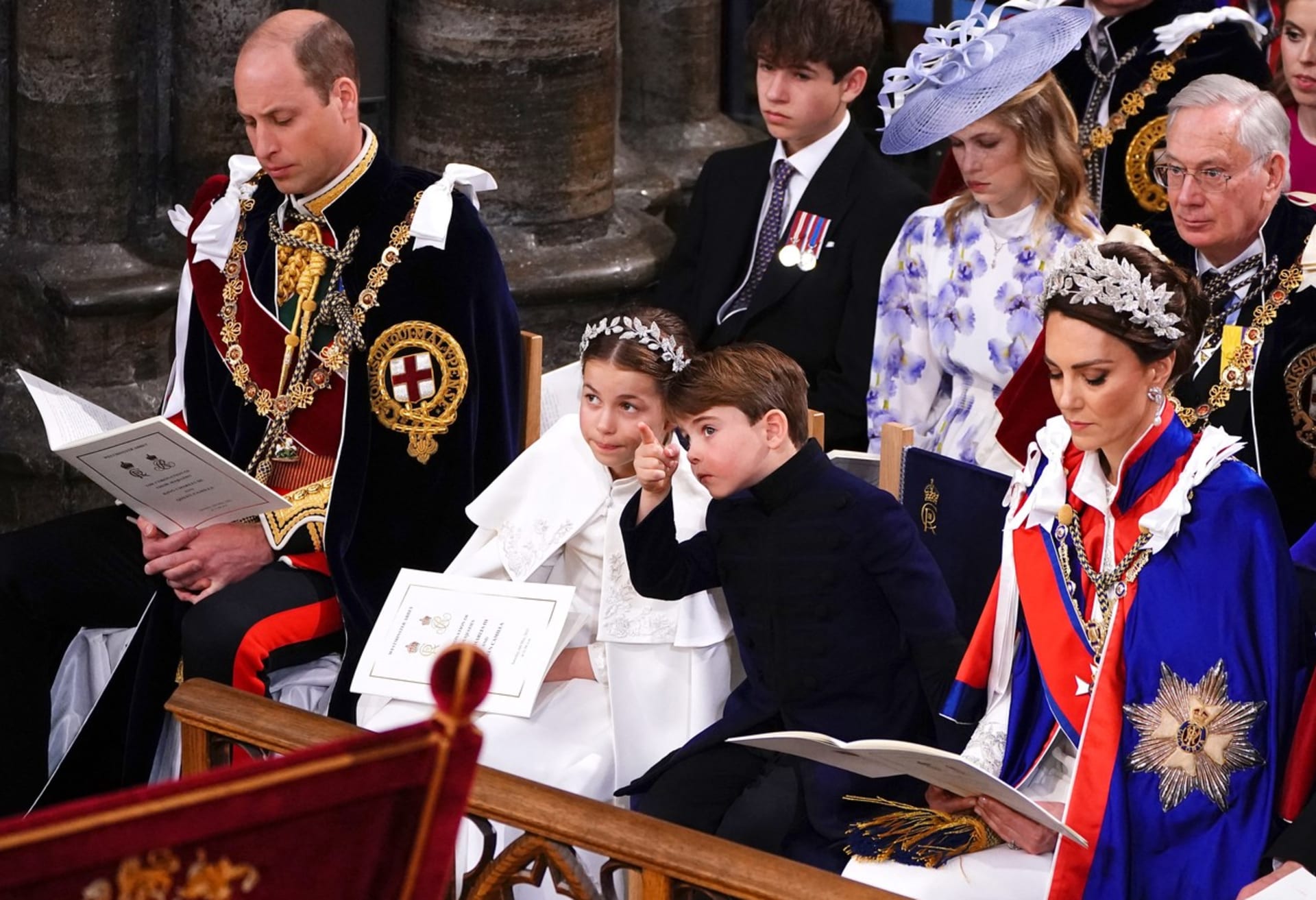 Královská rodina na korunovaci Karla III.