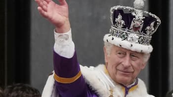 Sledujte SPECIÁL: Rok od korunovace Karla III. Jaké byly nejdůležitější okamžiky ceremoniálu?
