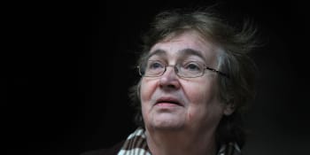 Zemřela bývalá disidentka Petruška Šustrová. Minulý režim ji věznil za opoziční aktivity