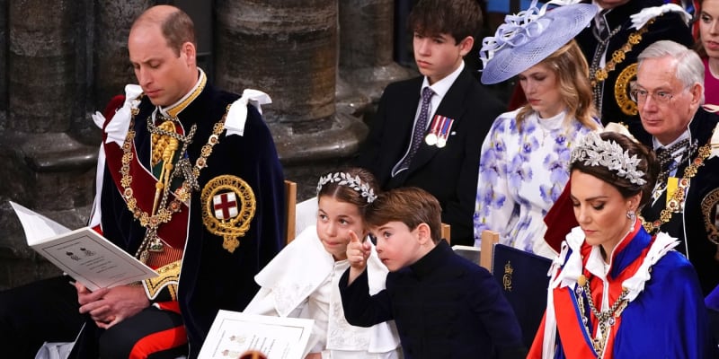 Královská rodina na korunovaci Karla III.