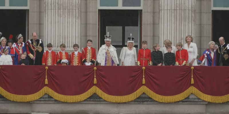 Královská rodina na balkónu