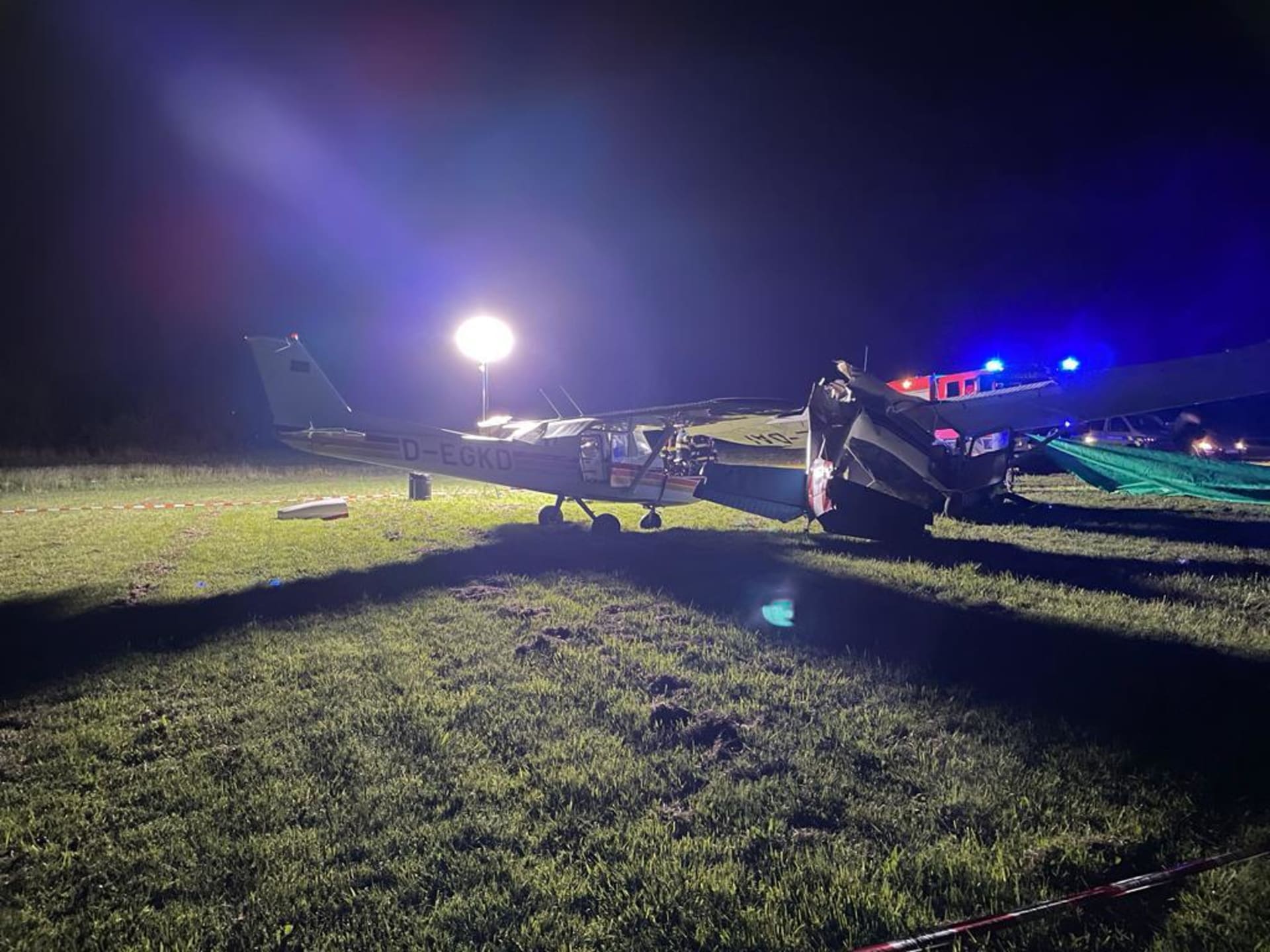 Na letišti v Klatovech se srazila dvě letadla.