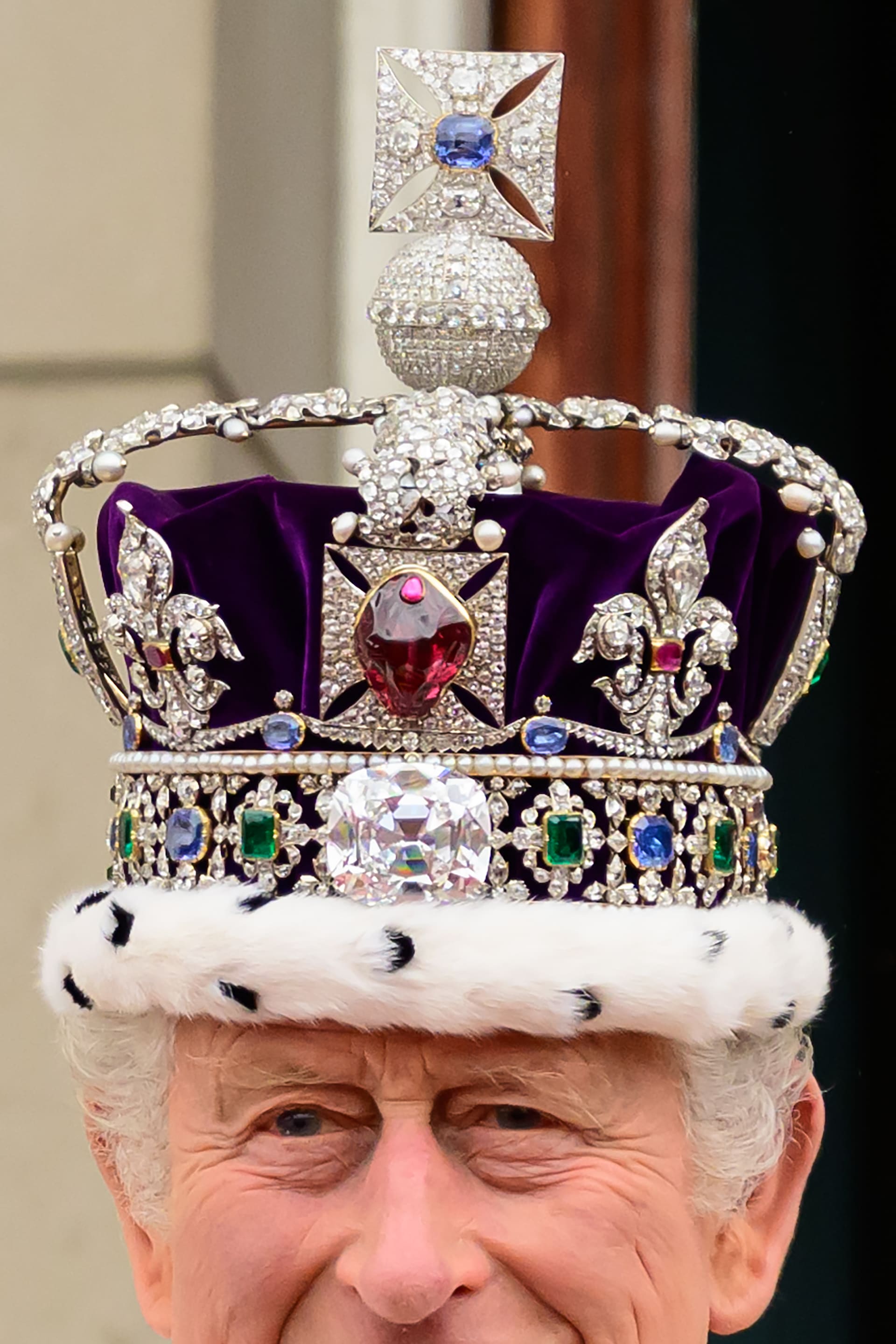 Krásná fotka koruny na Charlesově hlavě