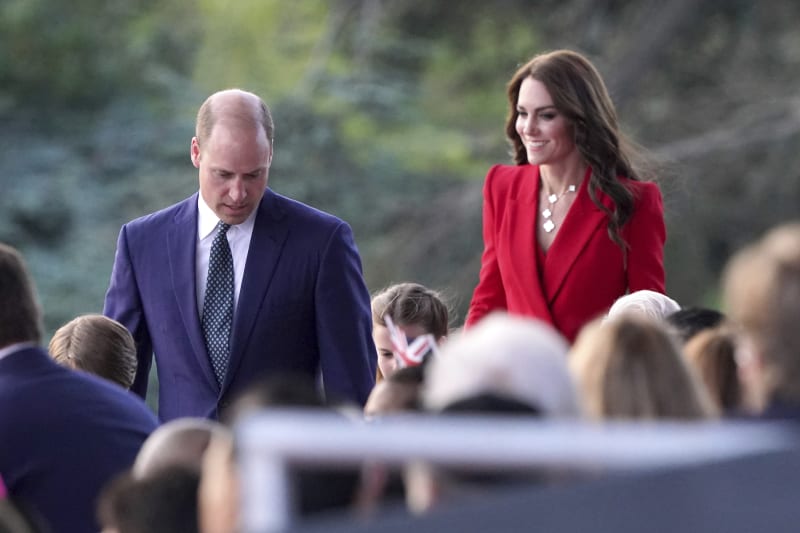 Princ William a princezna Catherine přicházejí na korunovační koncert ve Windsoru.