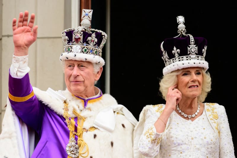 Britský královský pár Karel III. a jeho choť Camilla.