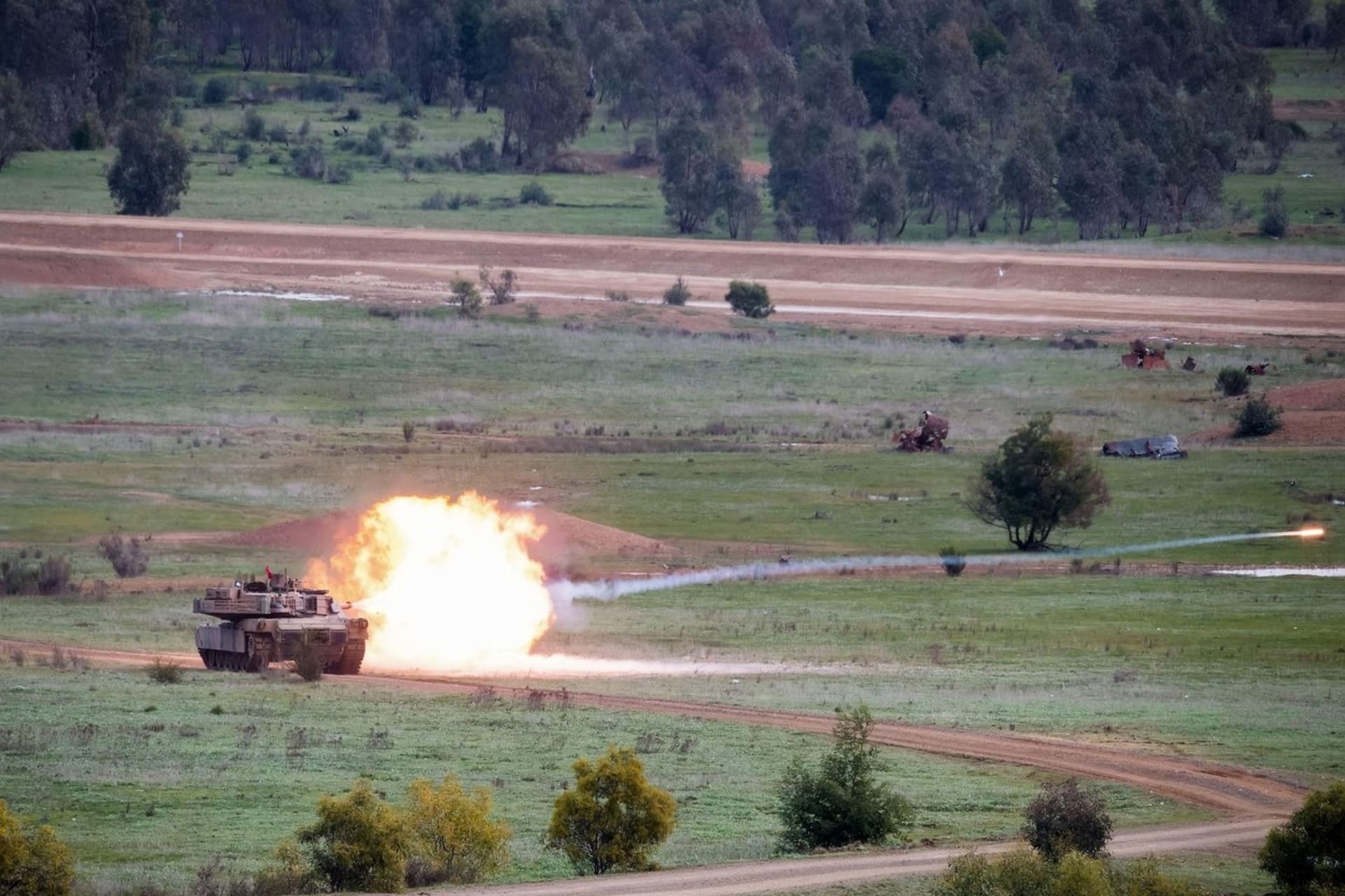 Austrálie chce vyvinout laserové zbraně natolik silné, aby zastavila tank. (Ilustrační foto)