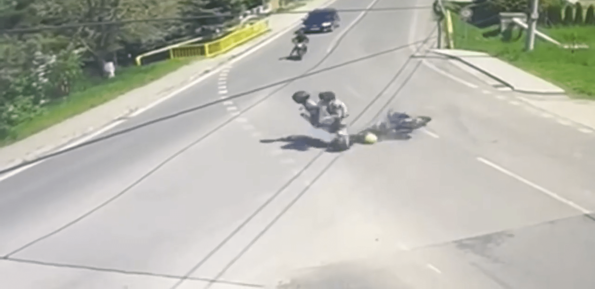 Hrůzné záběry nehody motorkářů zachytila kamera (8. 5. 2023).