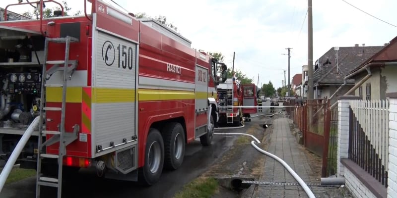 Při požáru na Slovensku došlo k výbuchu, při němž zemřela žena.