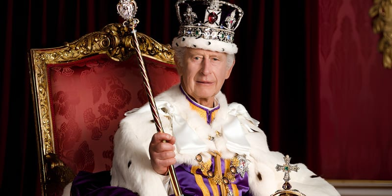 Toto je oficiální fotka Karla III. 