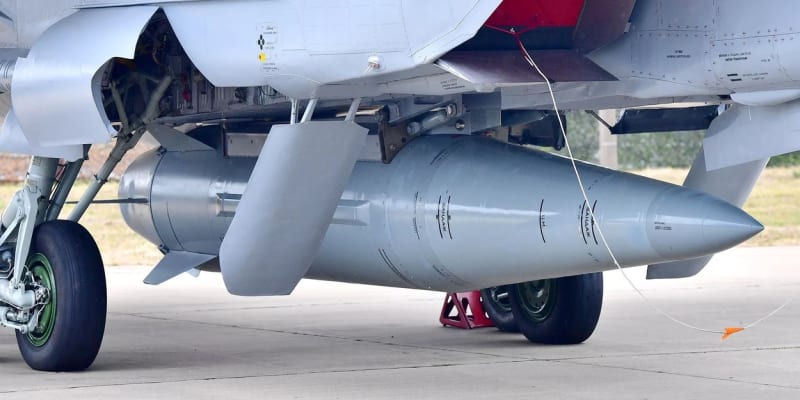 Ruská stíhačka vybavená hypersonickou střelou Kinžal