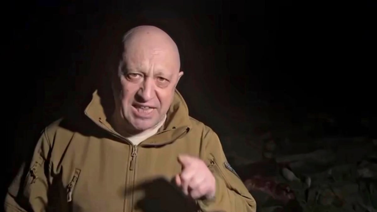 Jevgenij Prigožin, šéf žoldnéřské organizace Vagnerova skupina, má vztek na ruskou armádu.