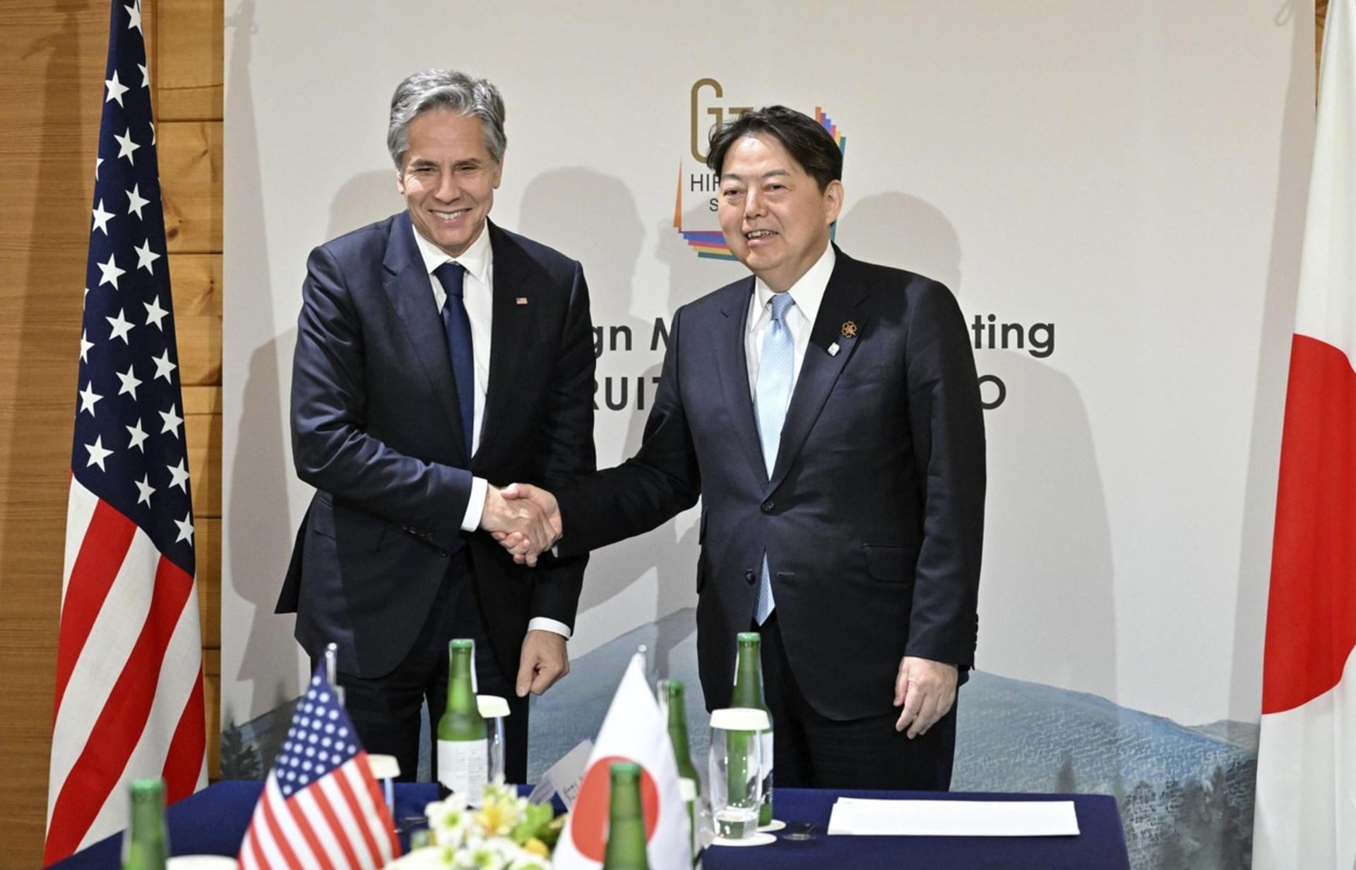 Americký ministr zahraničí Antony Blinken a japonský protějšek Jošimasa Hajaši na setkání G7 (17. 4. 2023)